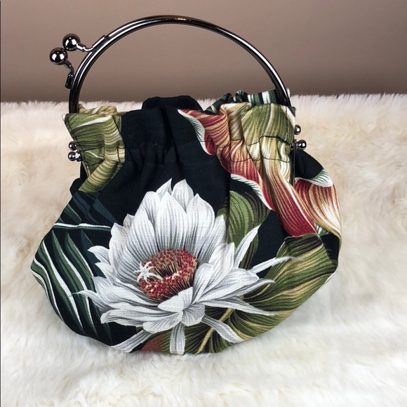 Hawaiian Print Handbag - Picture 3 of 4